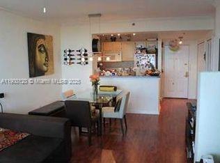 DA VINCI ON DOUGLAS CONDO - Residential Lease