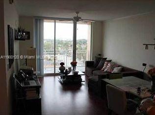 DA VINCI ON DOUGLAS CONDO - Residential Lease