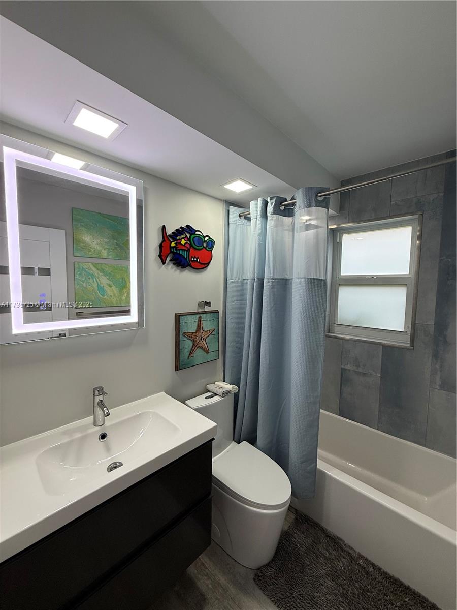 EMBARCADERO CONDO - Residential