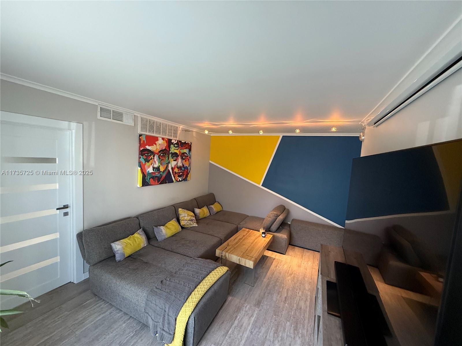 EMBARCADERO CONDO - Residential