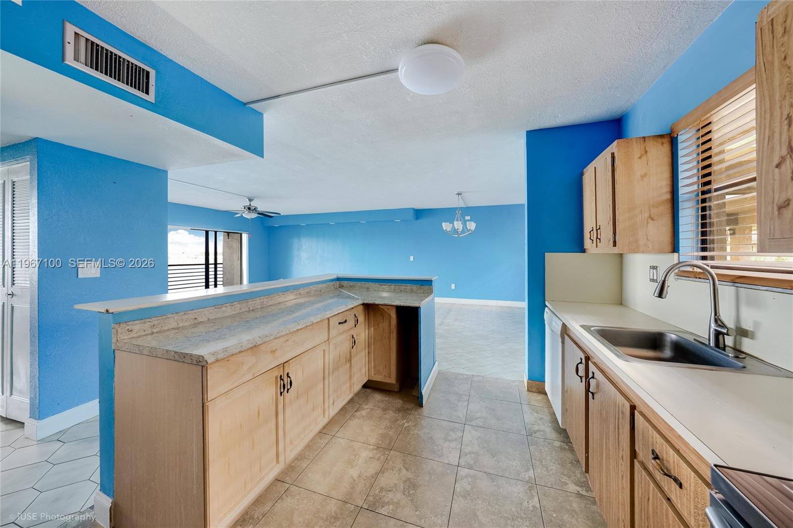 SUMMERTREE VILG CALIF CL - Residential