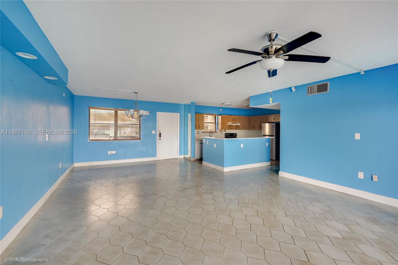 SUMMERTREE VILG CALIF CL - Residential