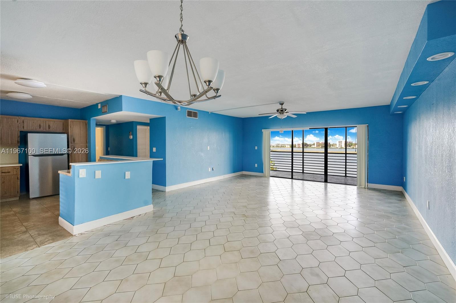 SUMMERTREE VILG CALIF CL - Residential