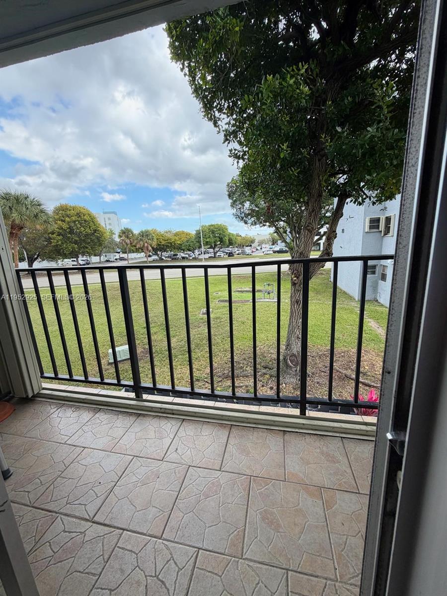 THE GREENS CONDO - Residential