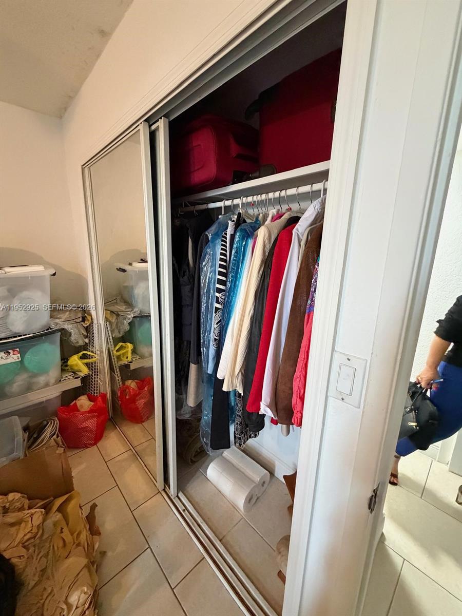 THE GREENS CONDO - Residential