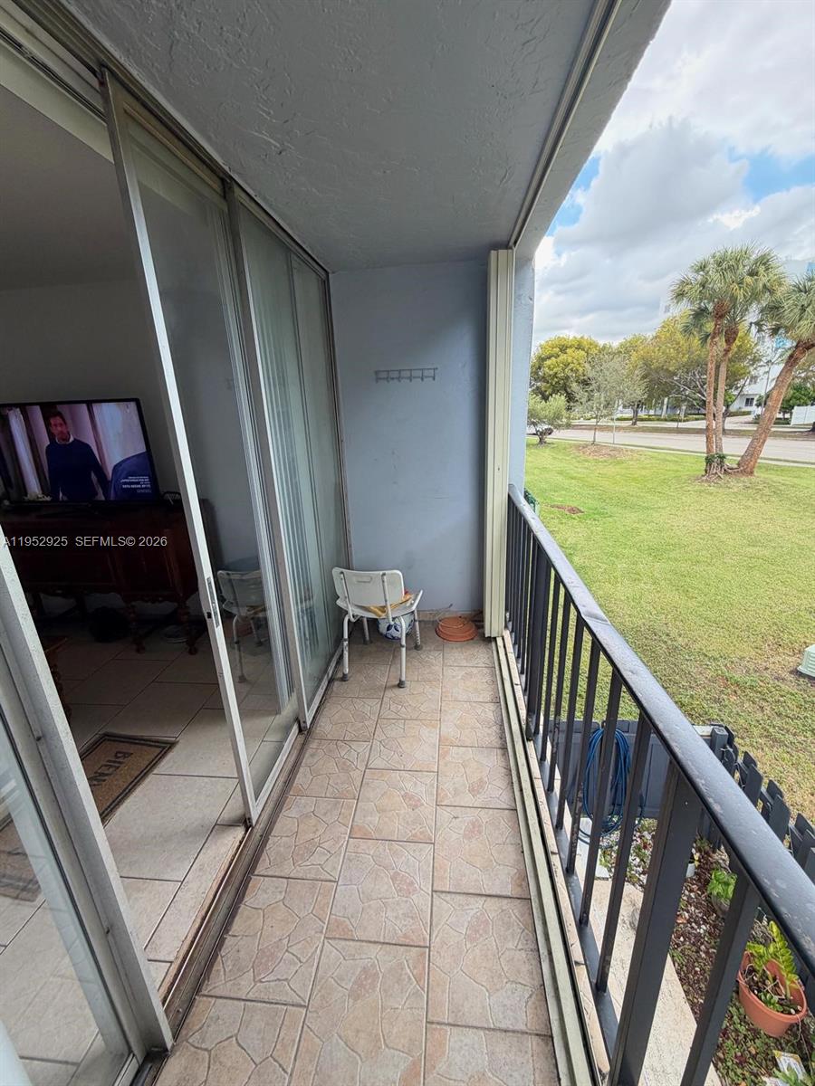 THE GREENS CONDO - Residential