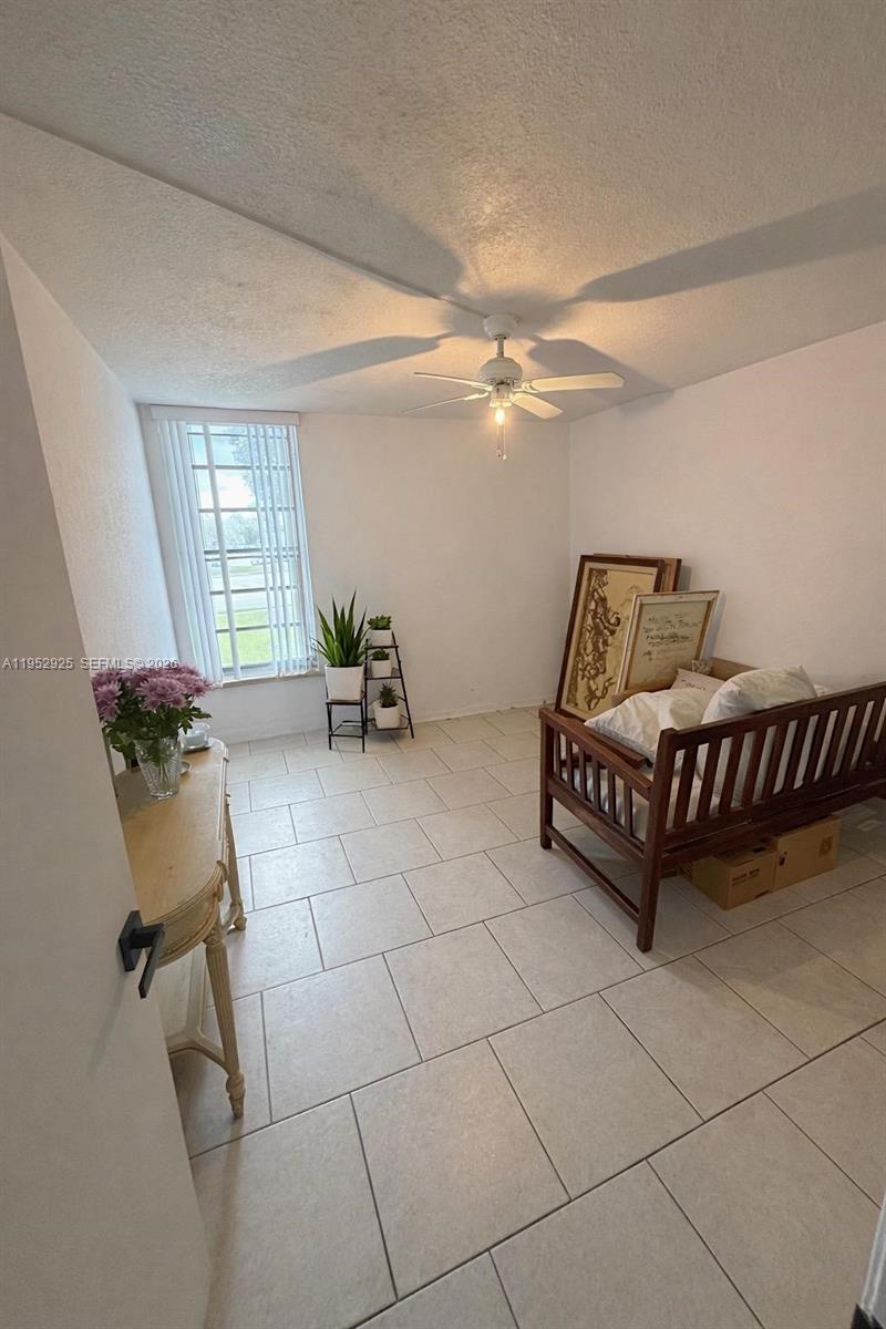 THE GREENS CONDO - Residential