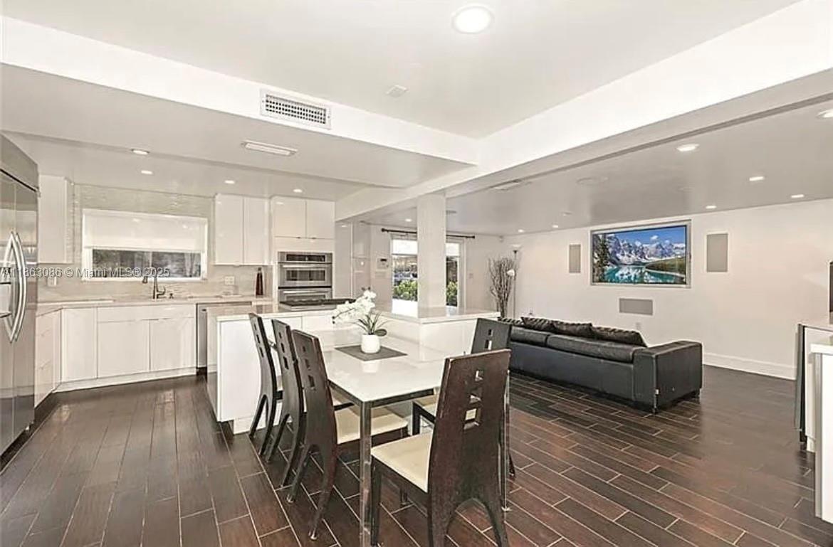 LAUDERDALE ISLES NO 2-BLK - Residential Lease