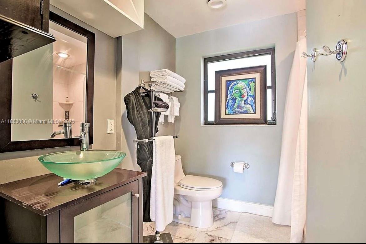 LAUDERDALE ISLES NO 2-BLK - Residential Lease