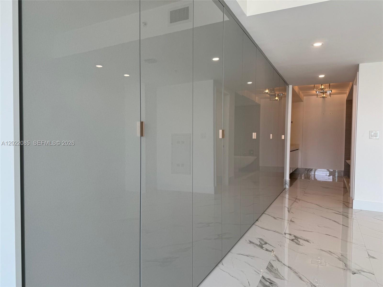 PARQUE TOWERS CONDO - Residential