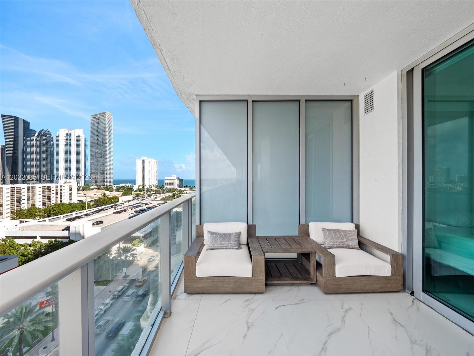 PARQUE TOWERS CONDO - Residential
