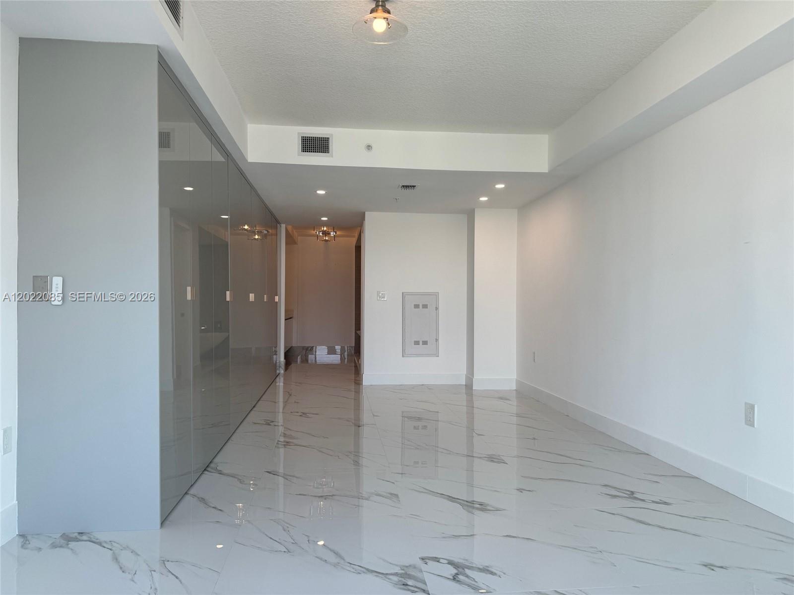 PARQUE TOWERS CONDO - Residential