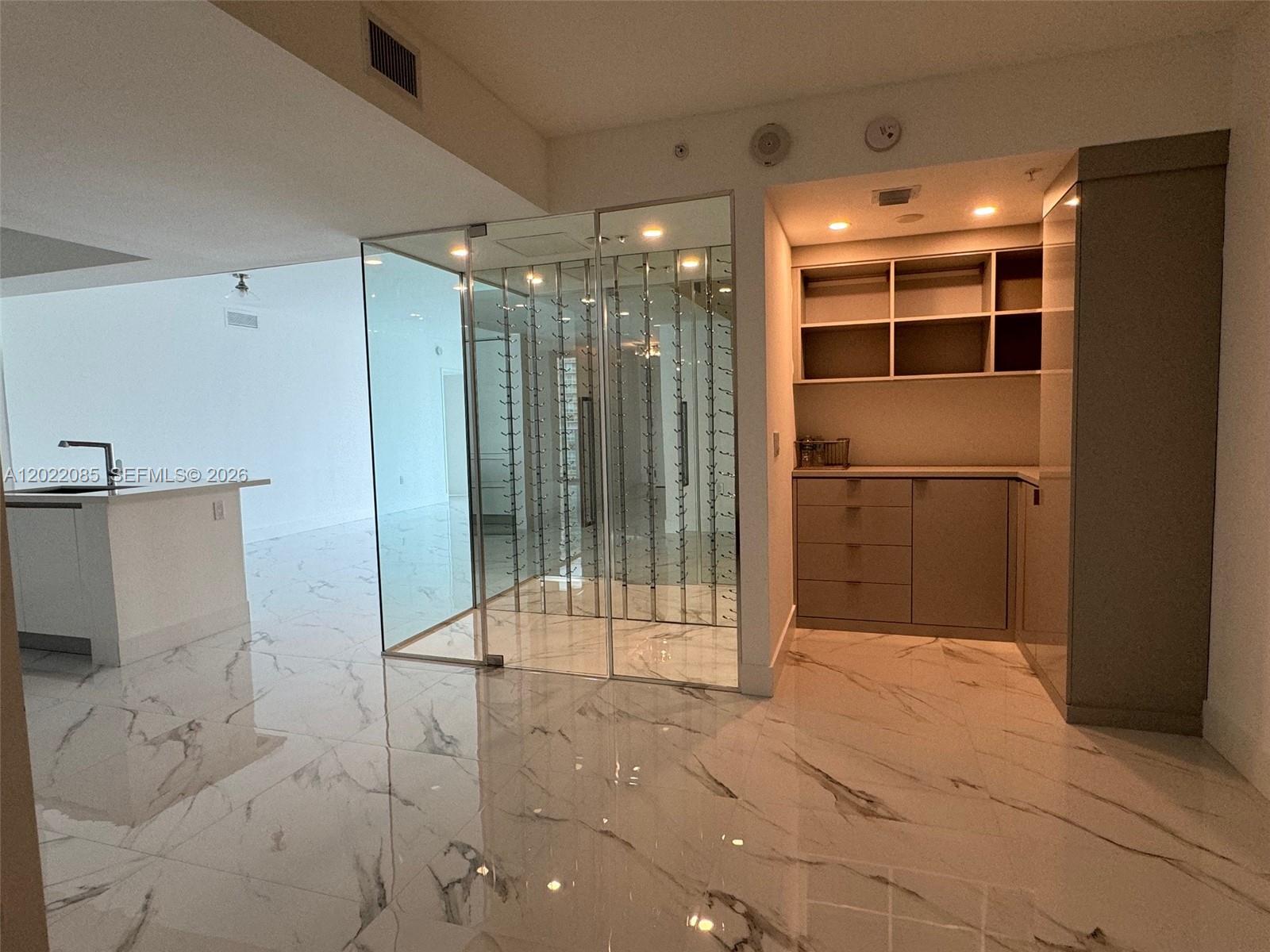 PARQUE TOWERS CONDO - Residential