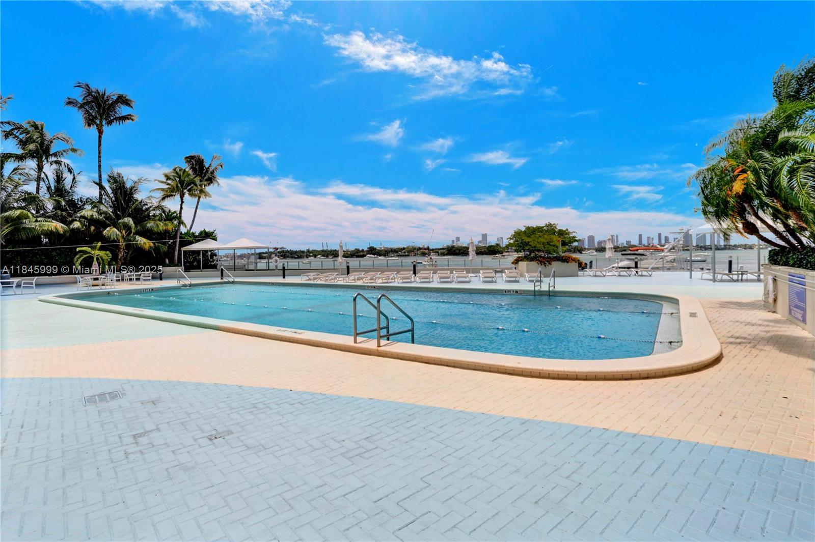 MIRADOR 1200 CONDO - Residential