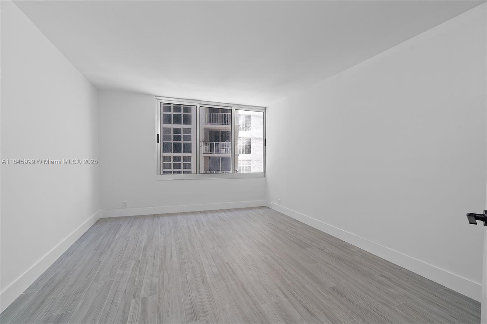 1200 West Ave 521