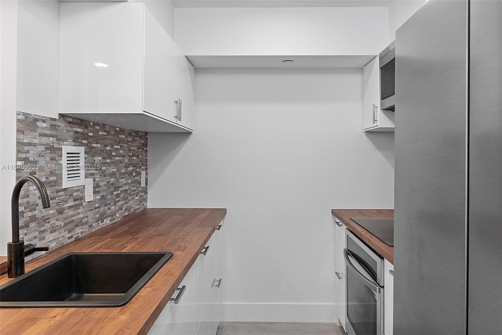 MIRADOR 1200 CONDO - Residential