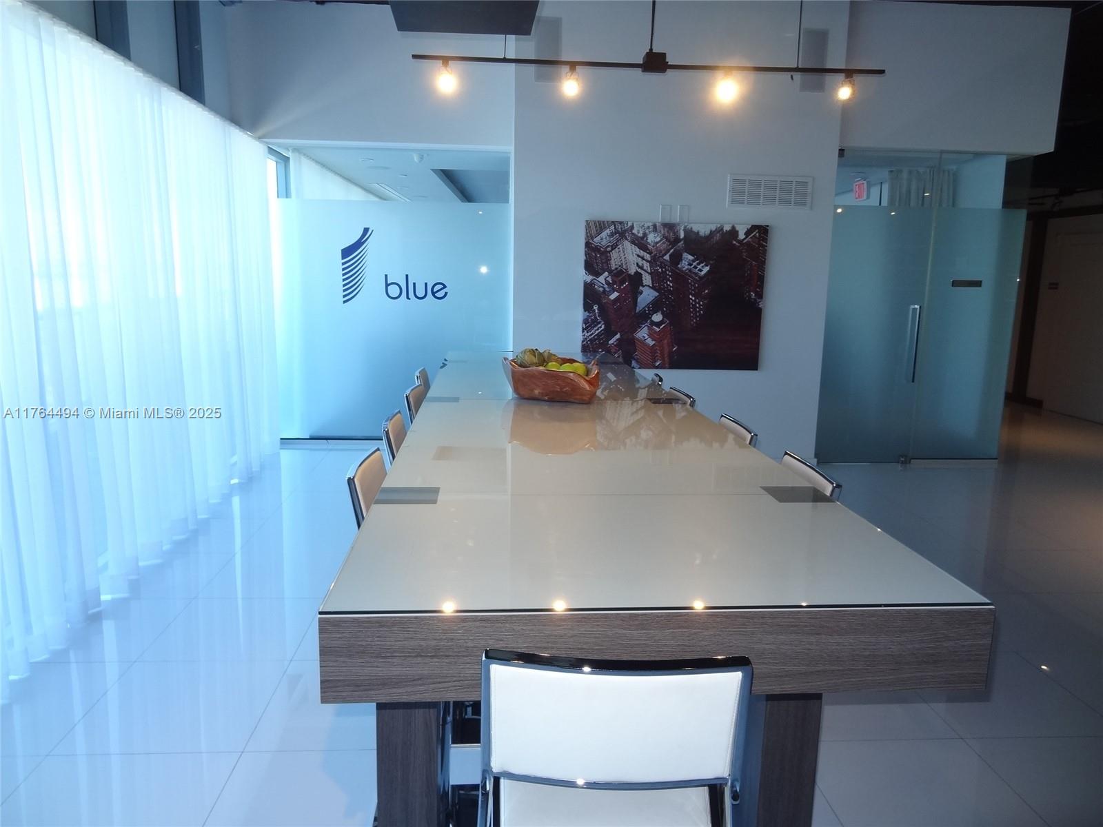 BLUE CONDO - Residential