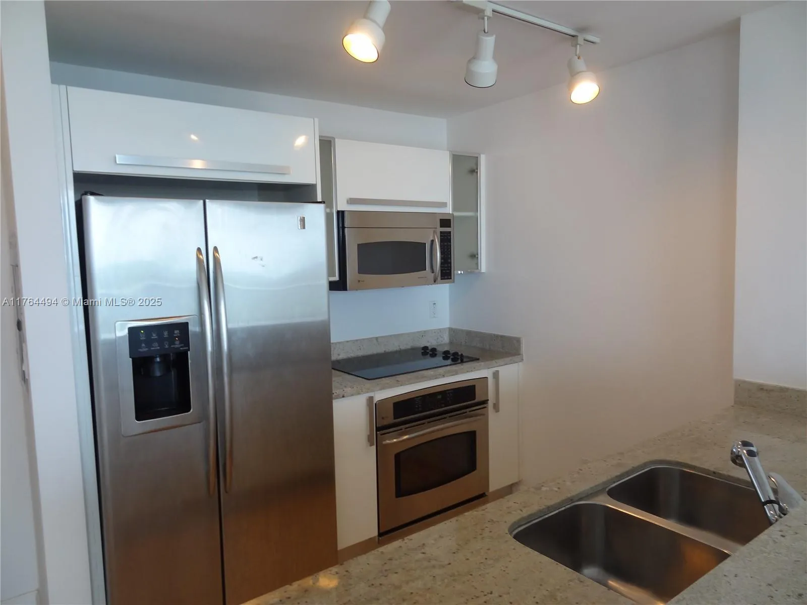 Miami, Florida 33137, United States, 1 Bedroom Bedrooms, ,2 BathroomsBathrooms,Residential,Active,89251