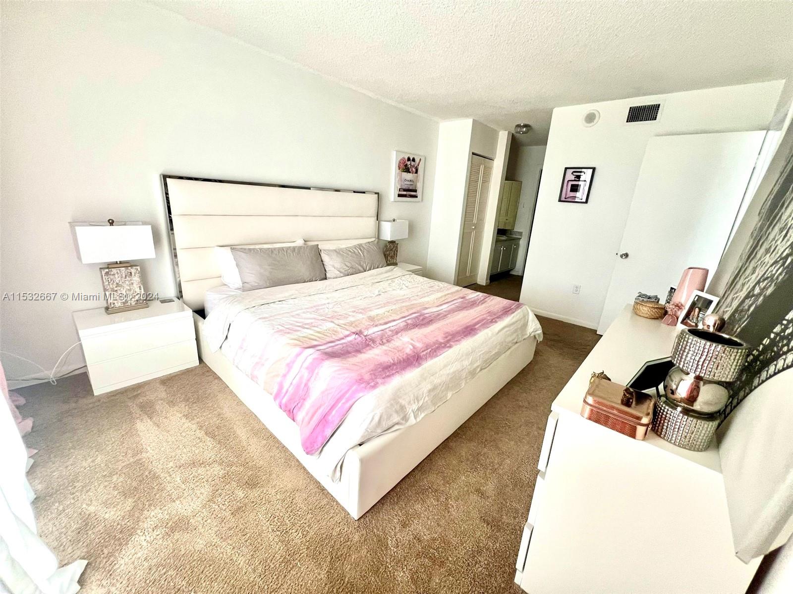 WILSHIRE CONDO - Residential