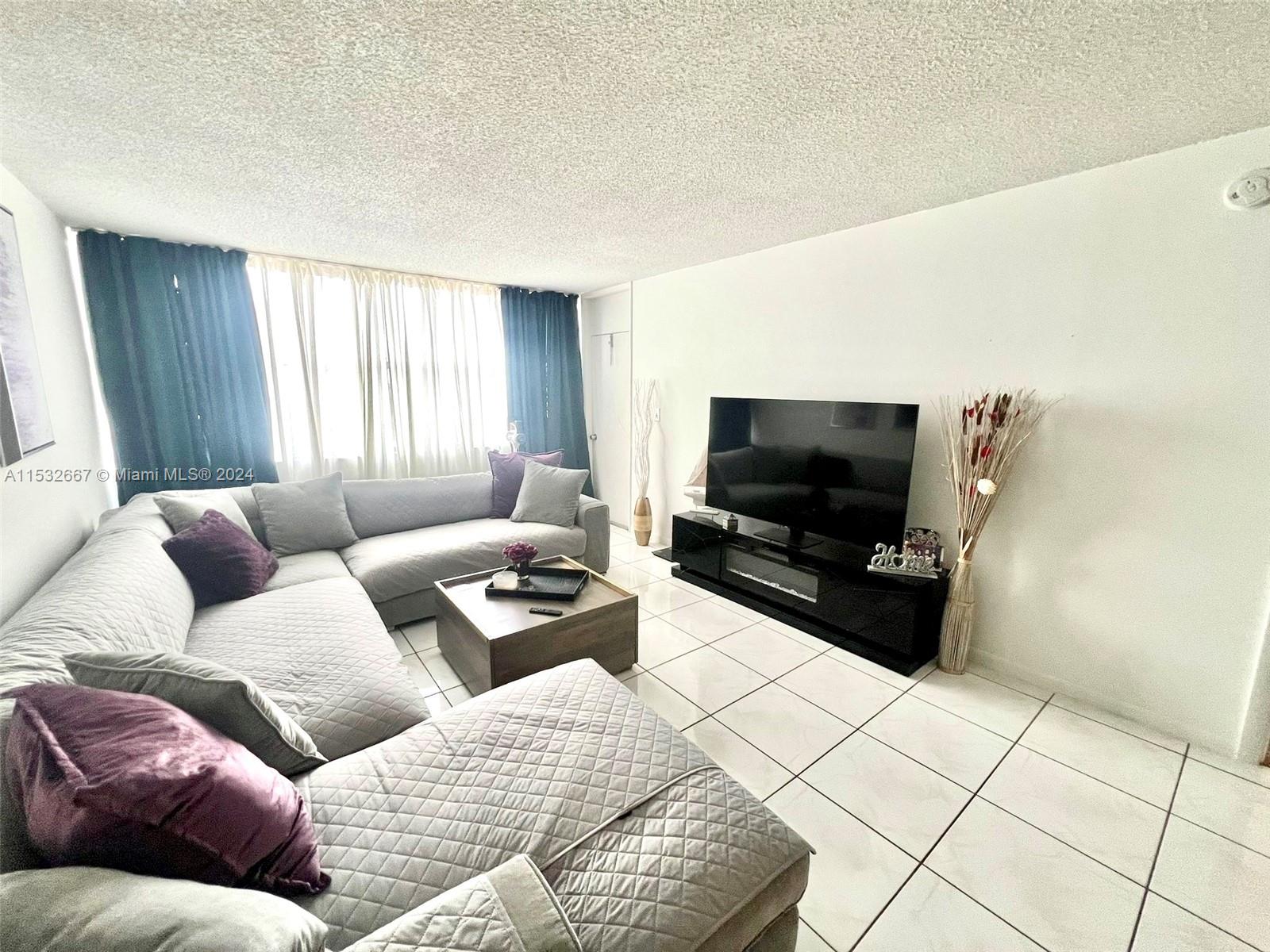 WILSHIRE CONDO - Residential