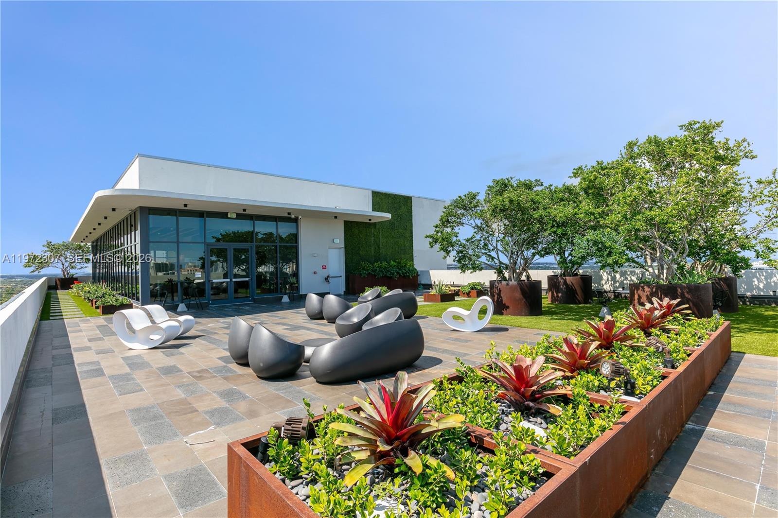 19790 W Dixie Hwy 1004 Hwy