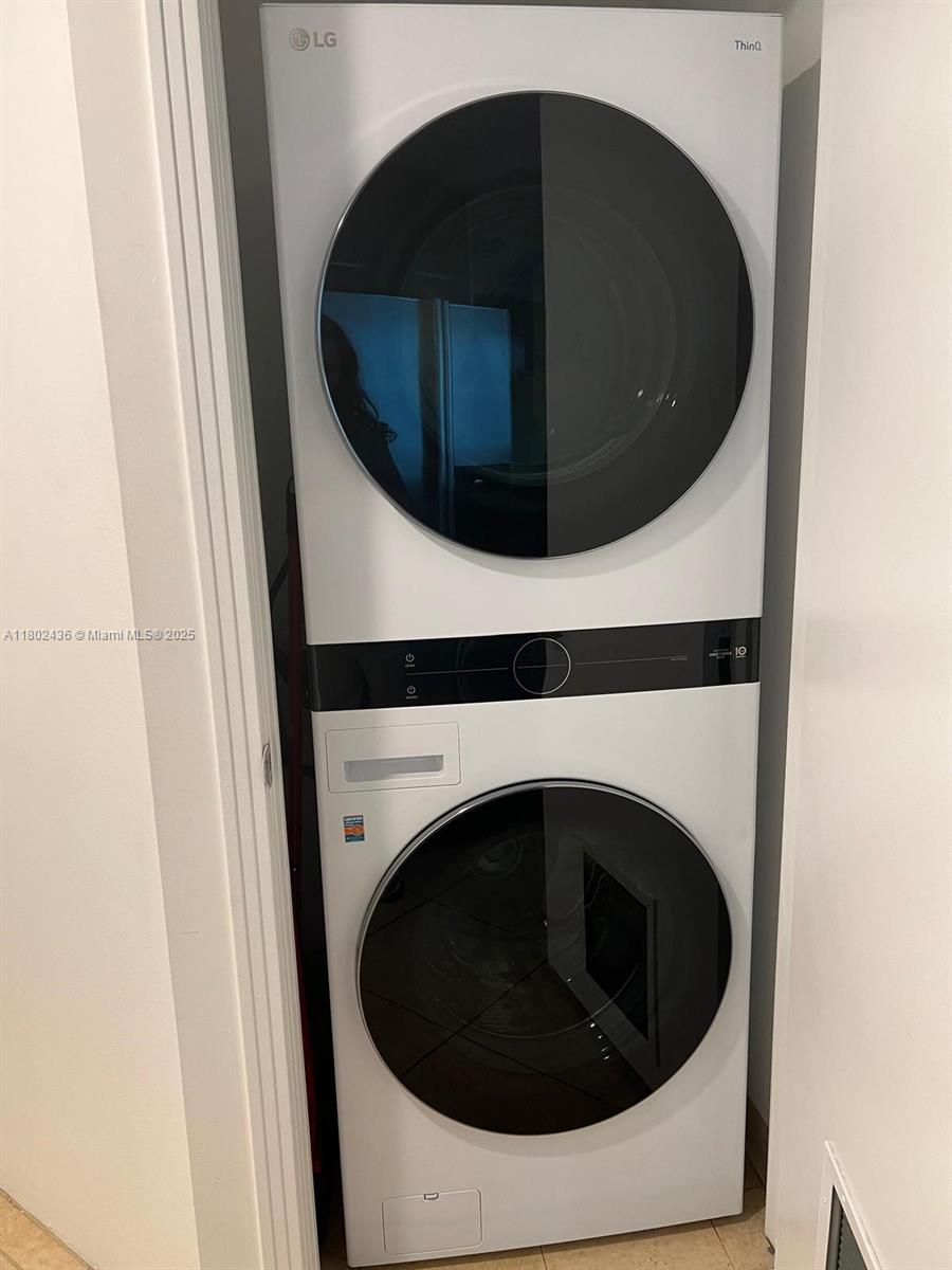 METROPOLIS II AT DADELAND - Residential