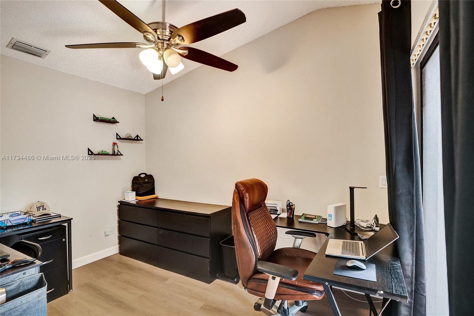 LAKES MEADOW VILG HOMES C - Residential