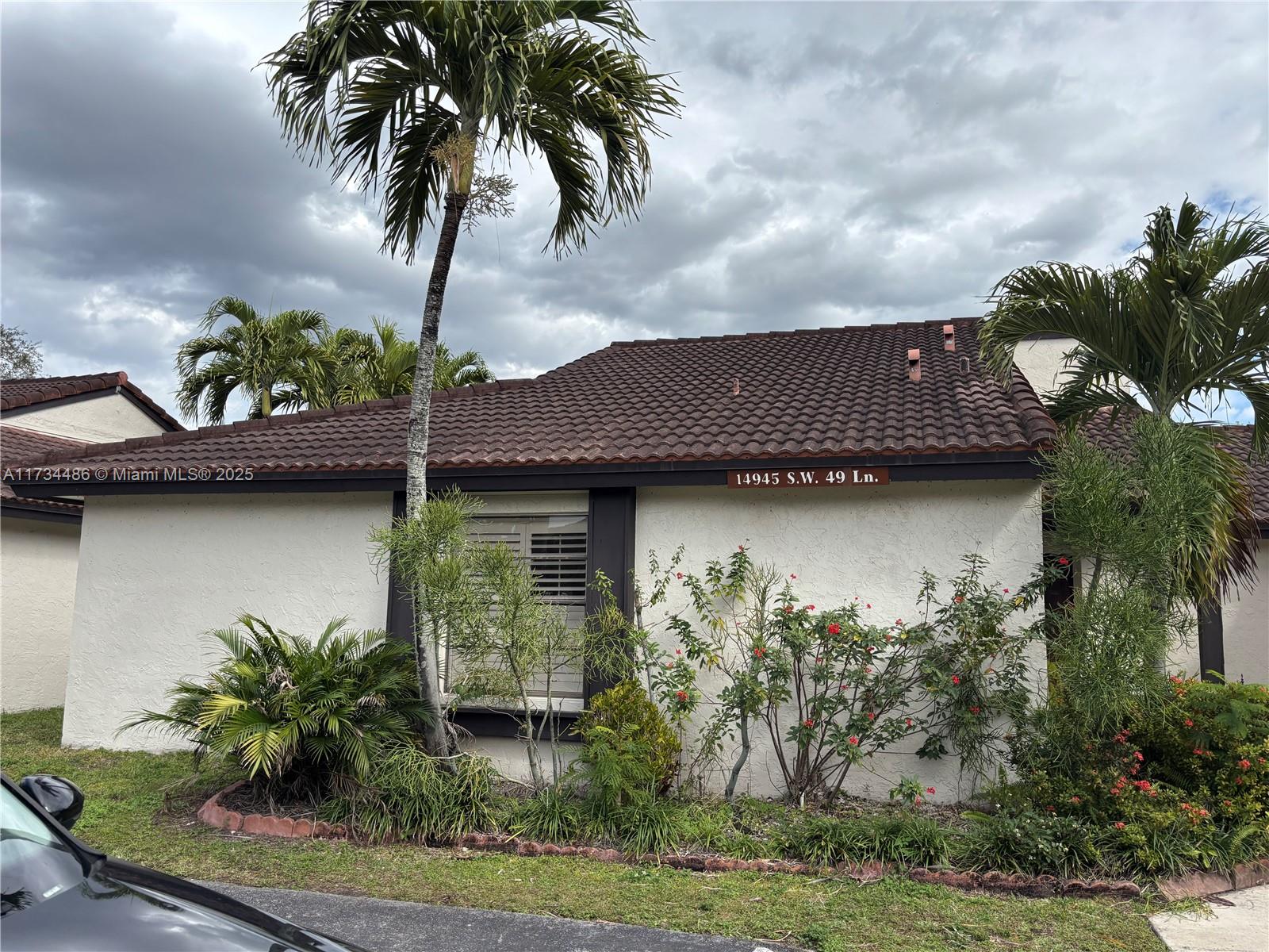 LAKES MEADOW VILG HOMES C - Residential