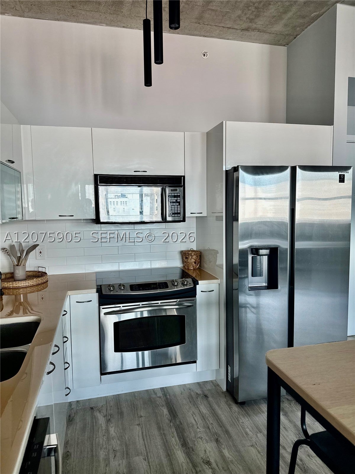 133 NE 2nd Ave 915