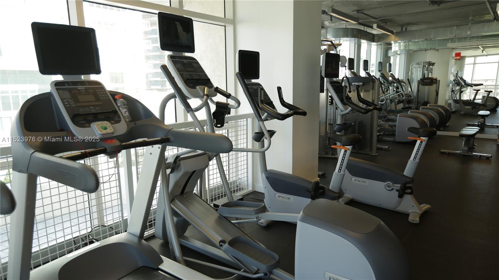 MIDBLOCK MIAMI CONDO - Residential