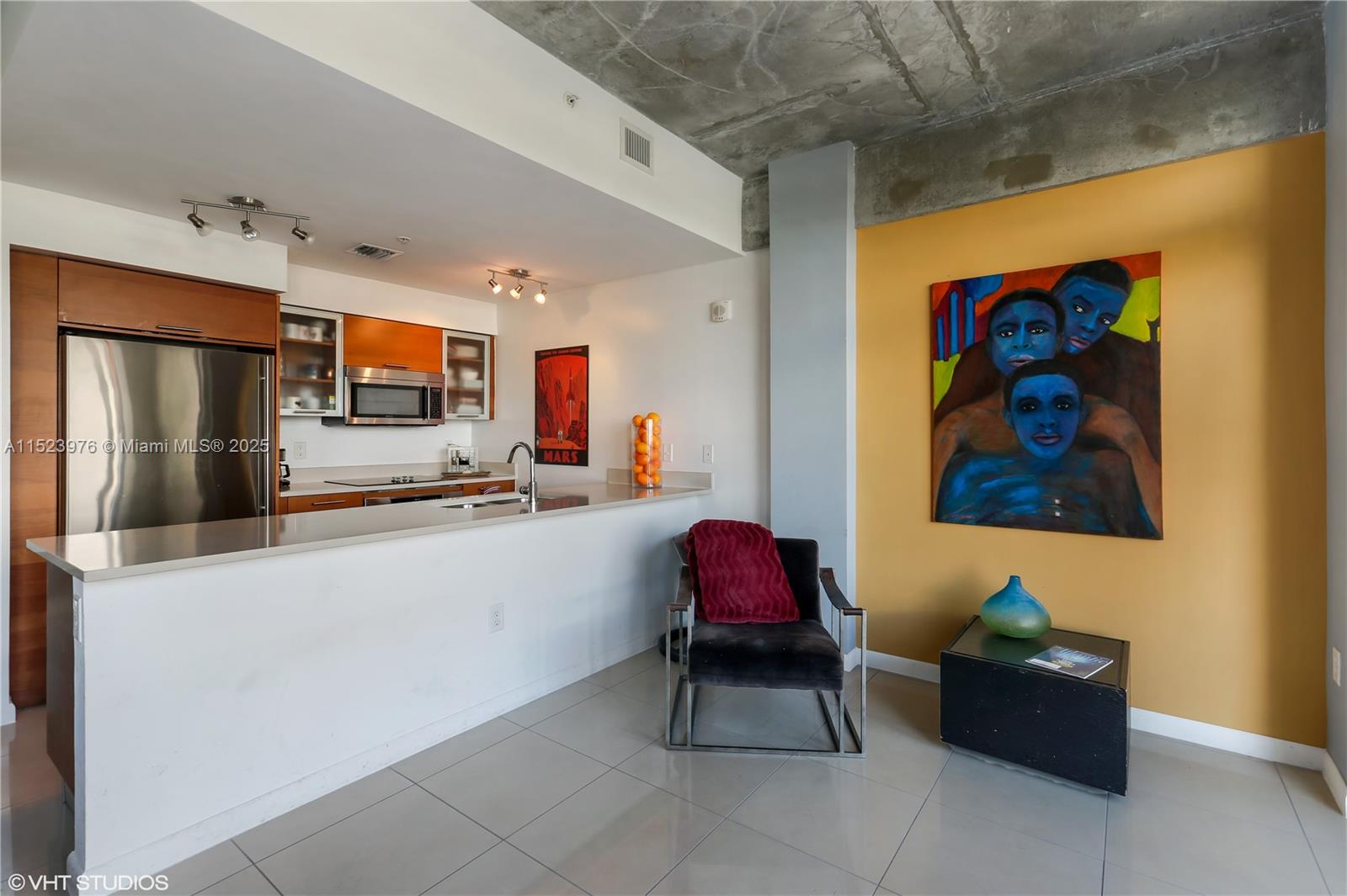 MIDBLOCK MIAMI CONDO - Residential