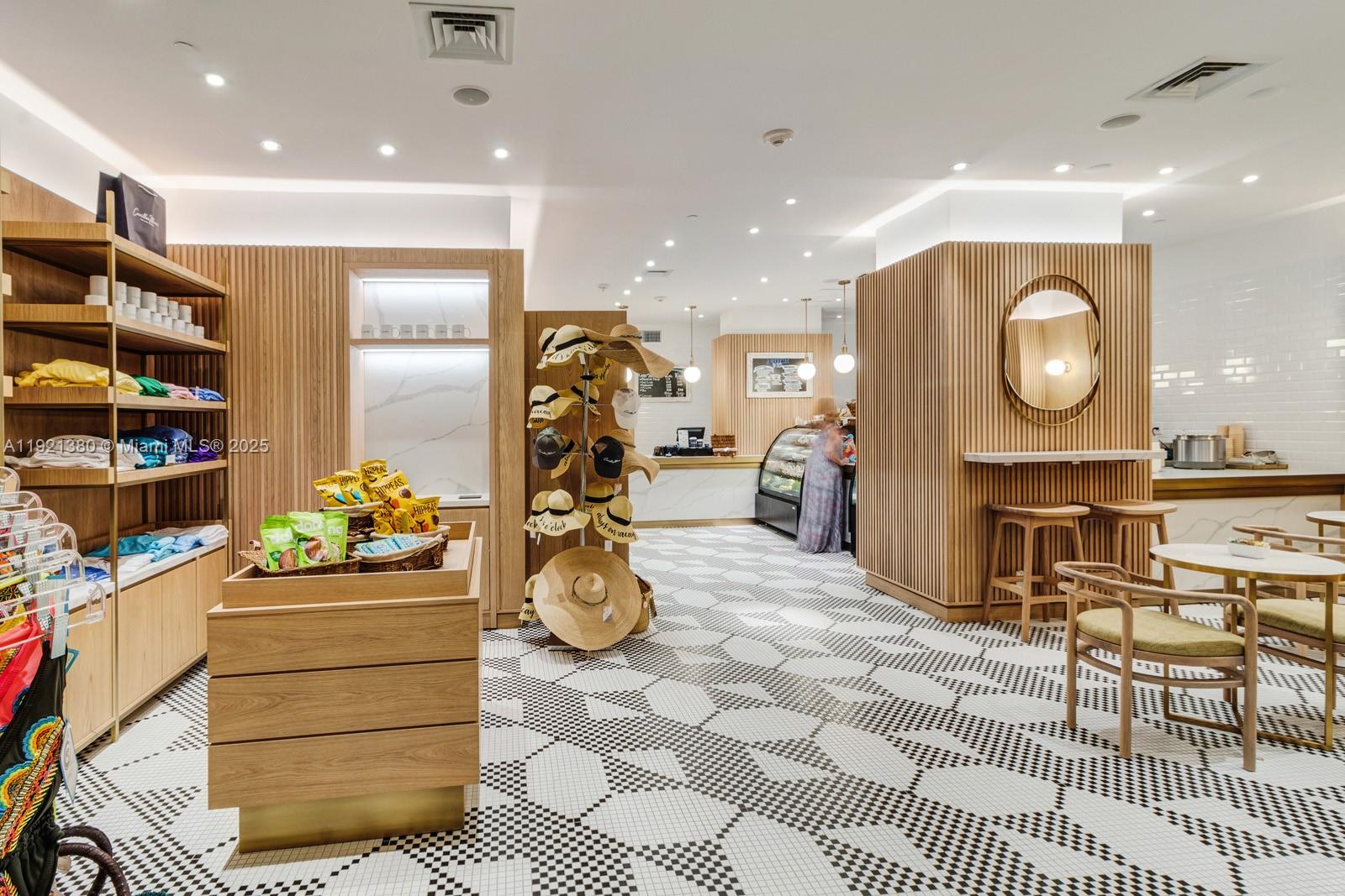 6801 Collins Ave 320