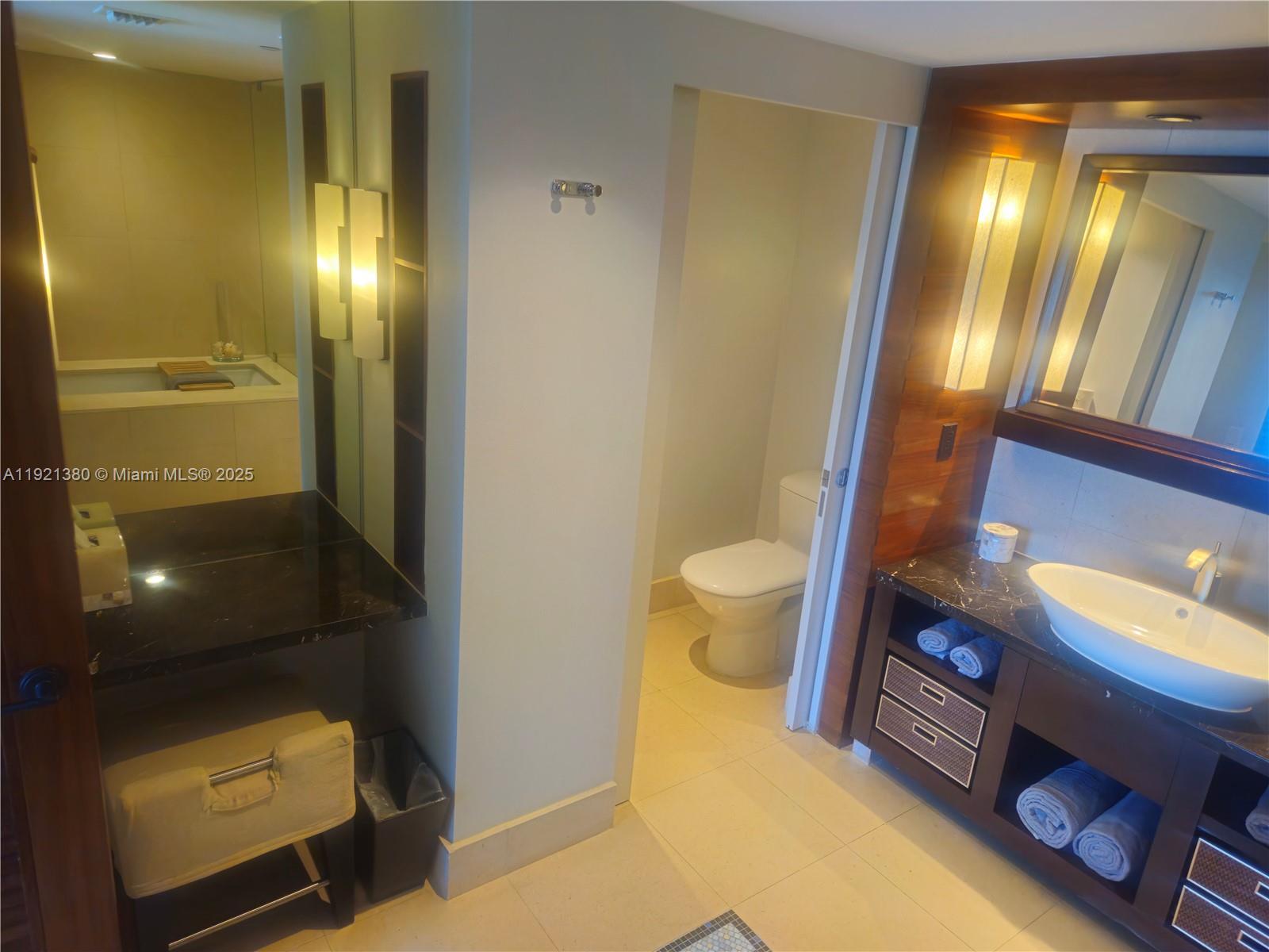 CENTRAL CARILLON BEACH CO - Residential Lease