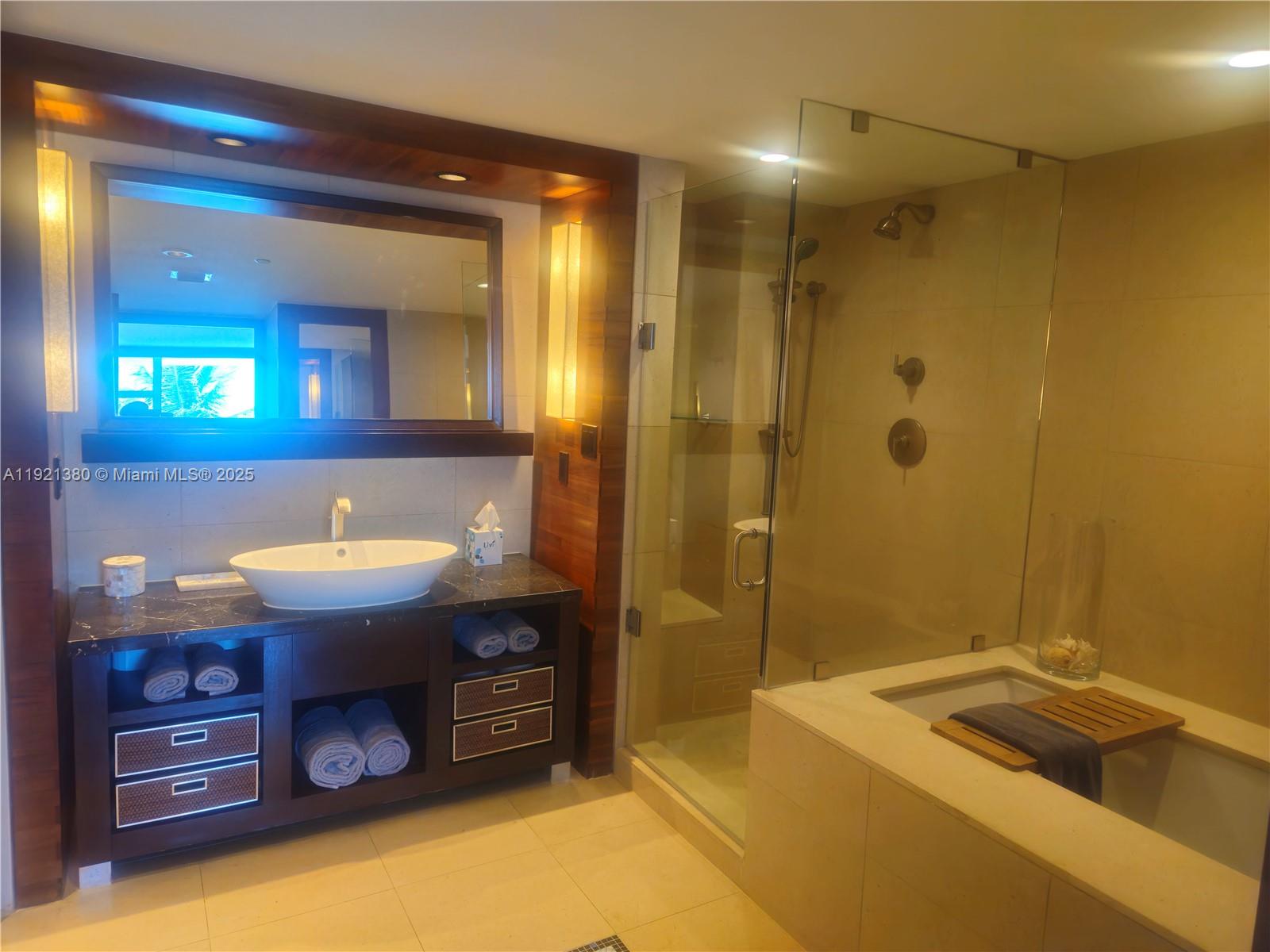 CENTRAL CARILLON BEACH CO - Residential Lease