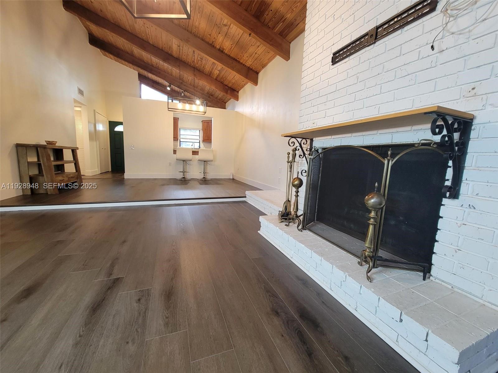 KILLIAN PINES TOWNHOUSES - Residential