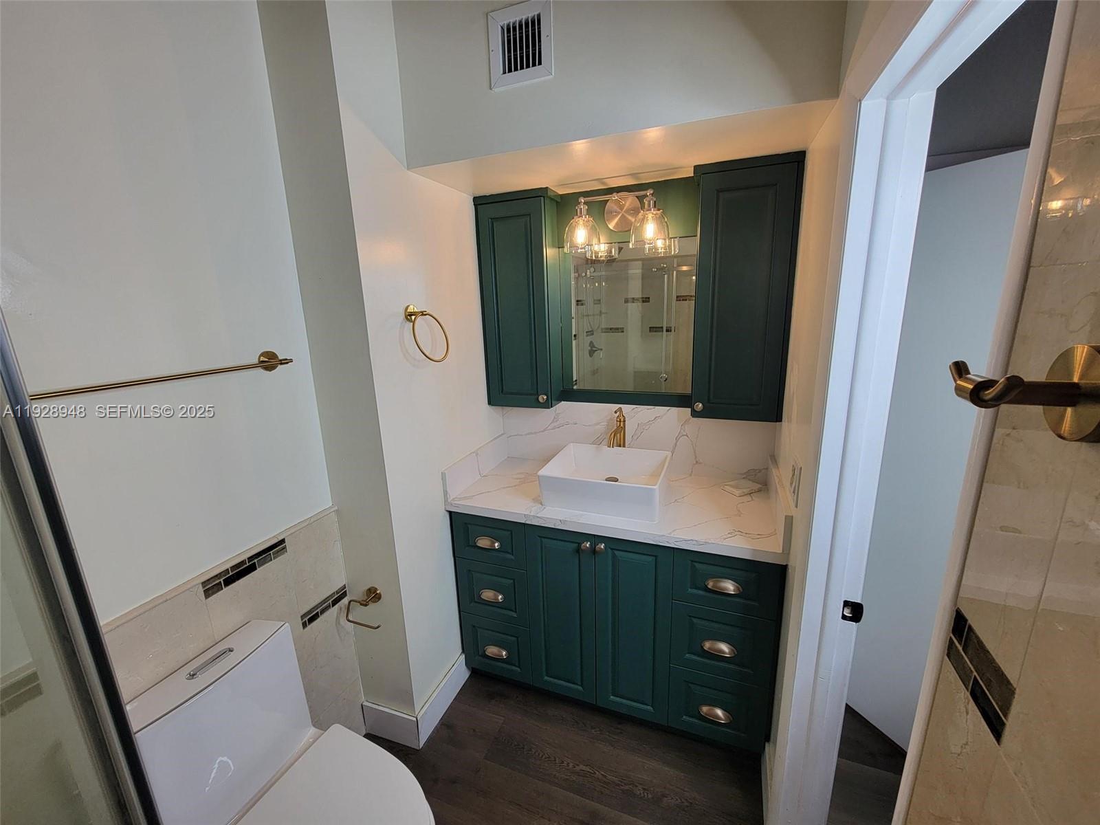 KILLIAN PINES TOWNHOUSES - Residential