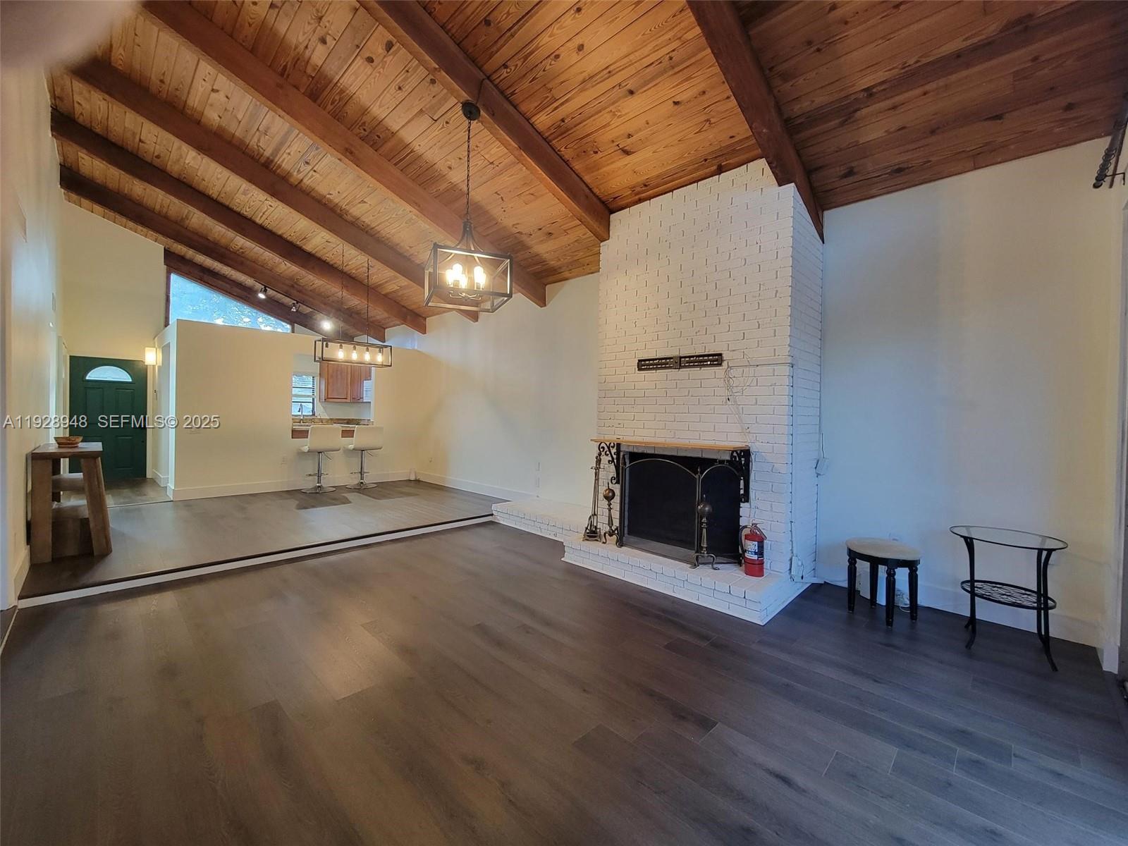 KILLIAN PINES TOWNHOUSES - Residential