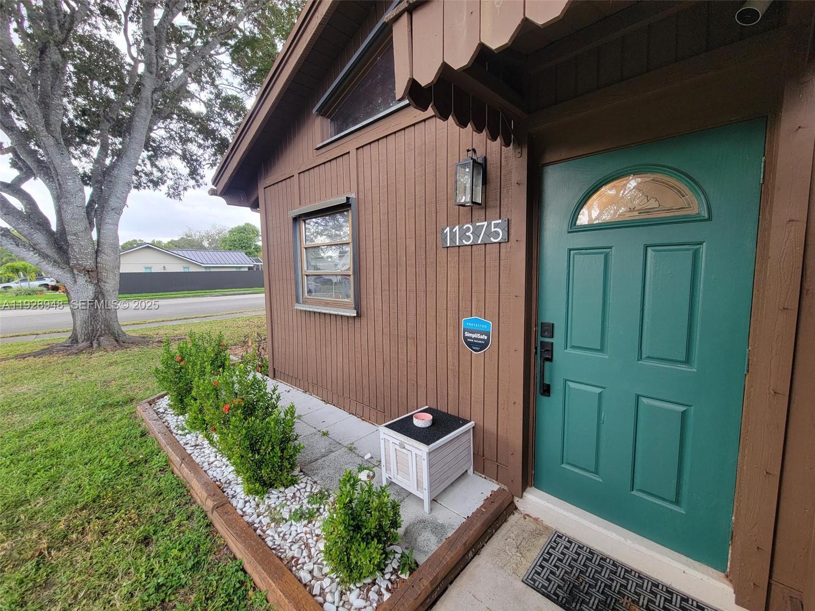 KILLIAN PINES TOWNHOUSES - Residential