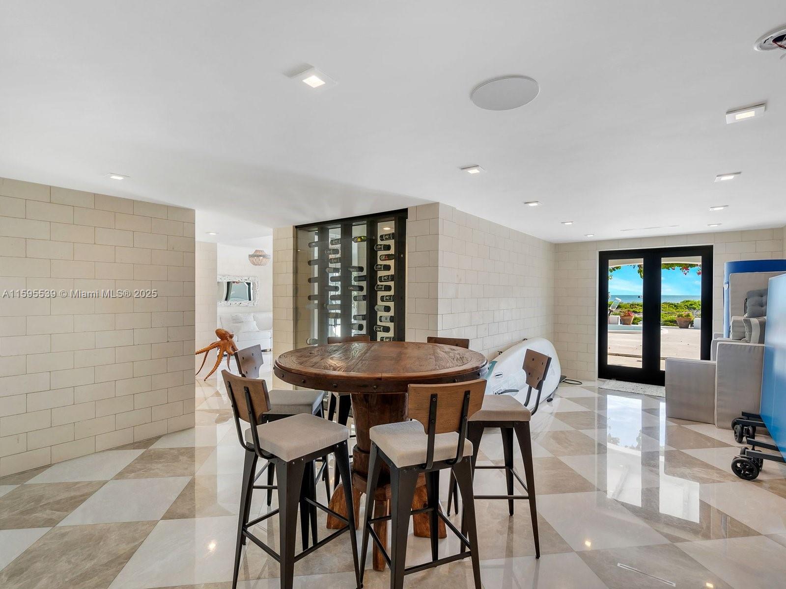 PLANTATION ISLAND - Residential