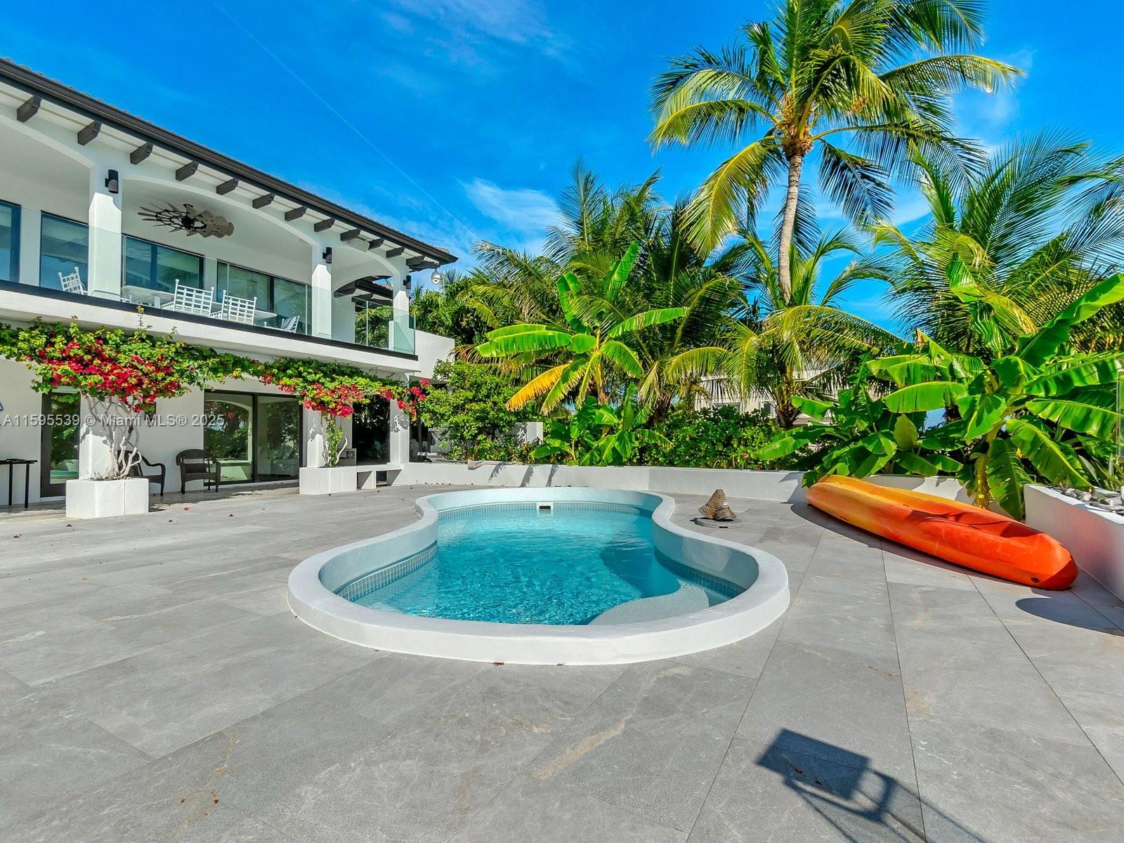 PLANTATION ISLAND - Residential