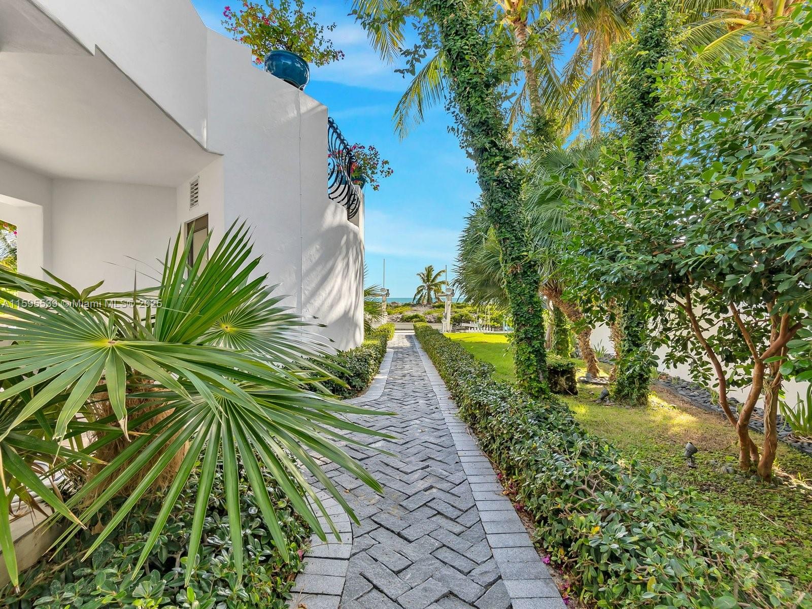 PLANTATION ISLAND - Residential