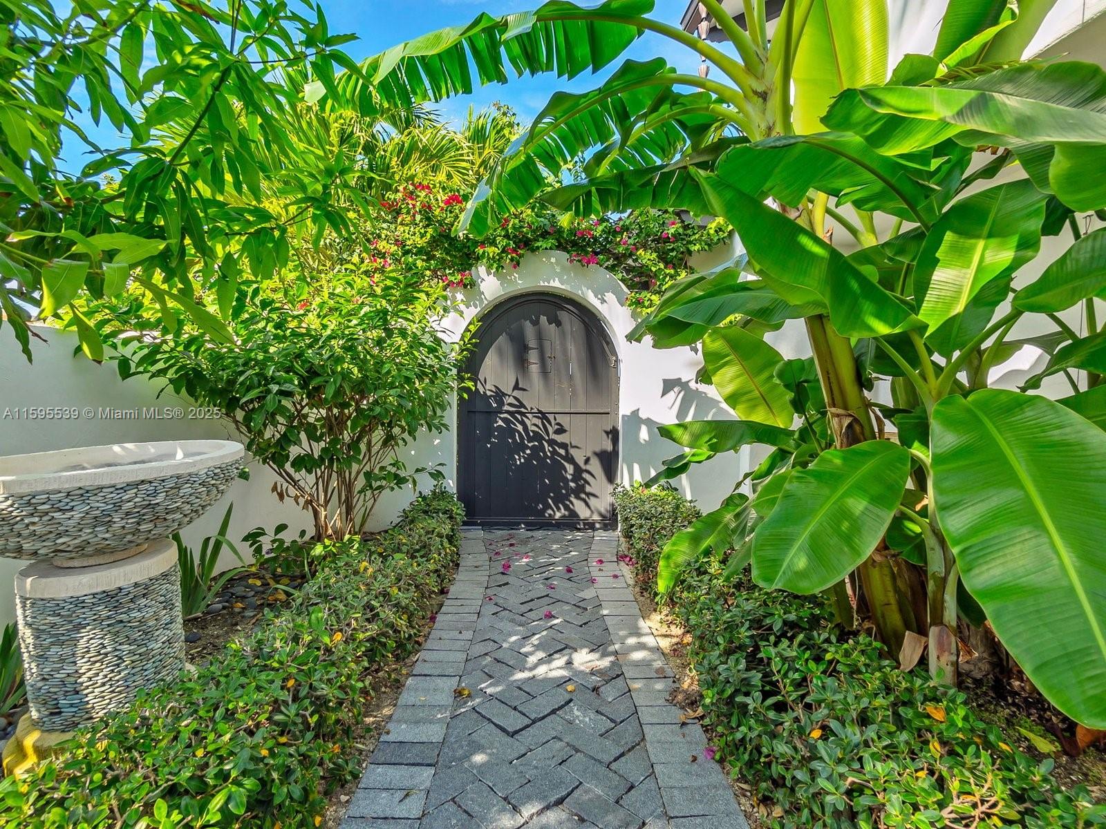 PLANTATION ISLAND - Residential