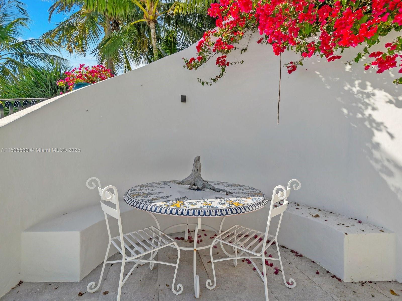 PLANTATION ISLAND - Residential