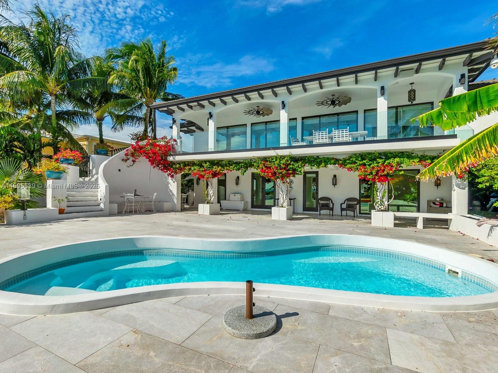 210 W Seaview Cir