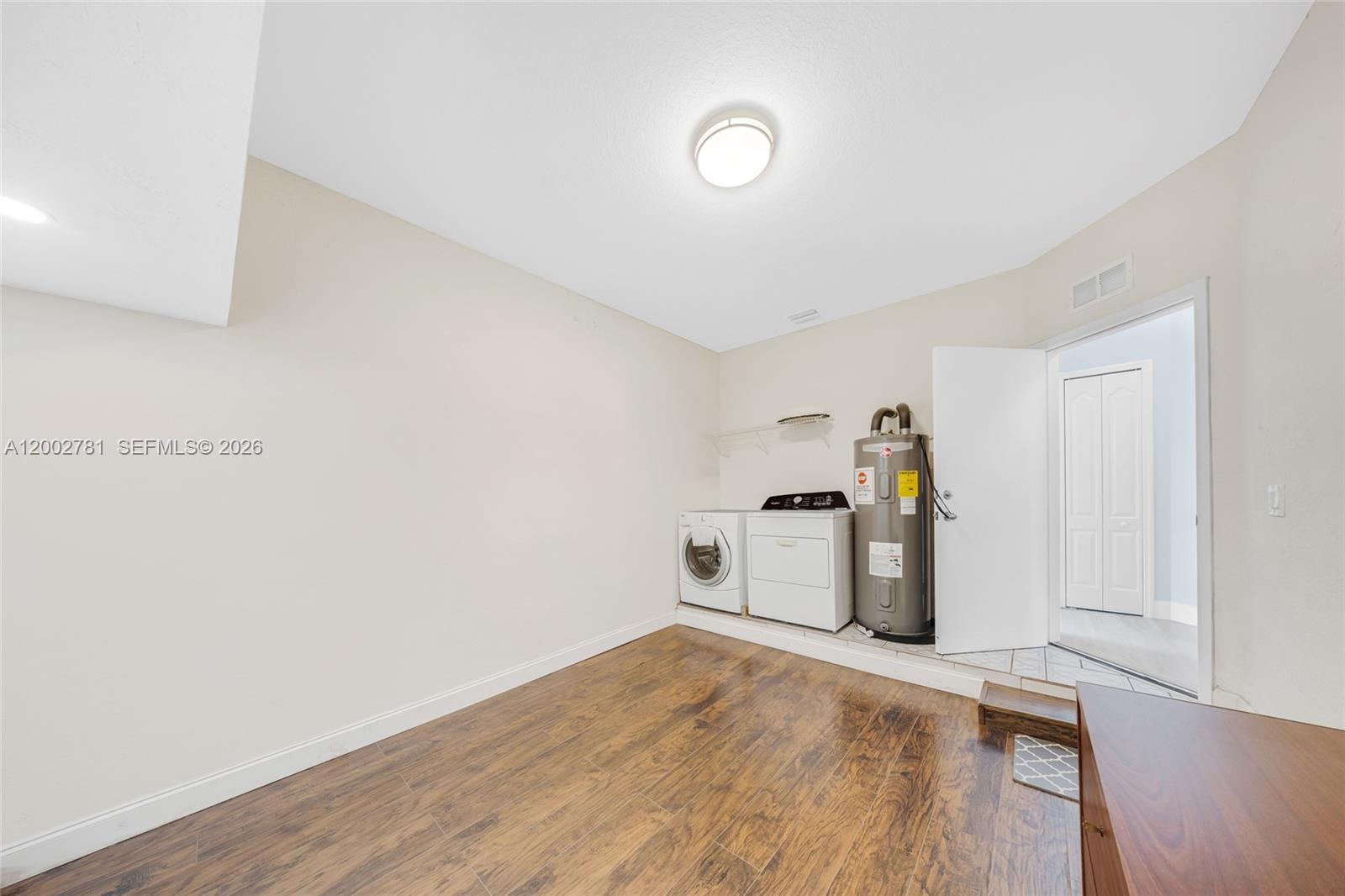 SPANISH LAKES 2ND ADDN - Residential