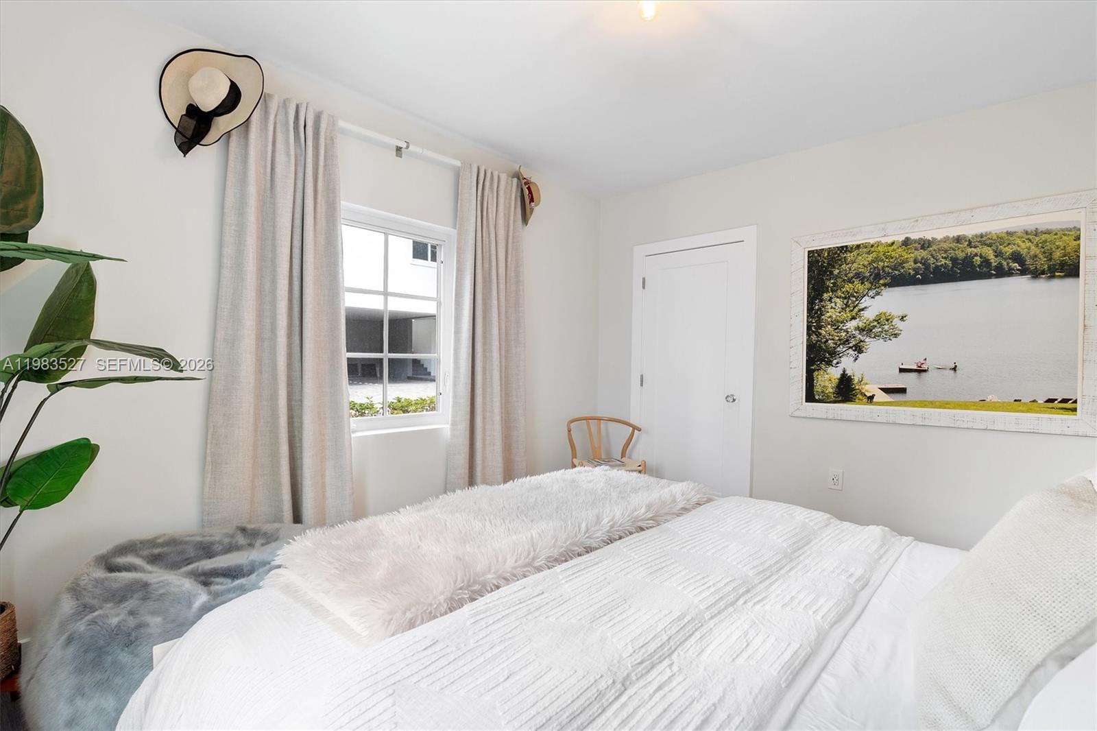 LENOX VILLAS CONDO - Residential Lease