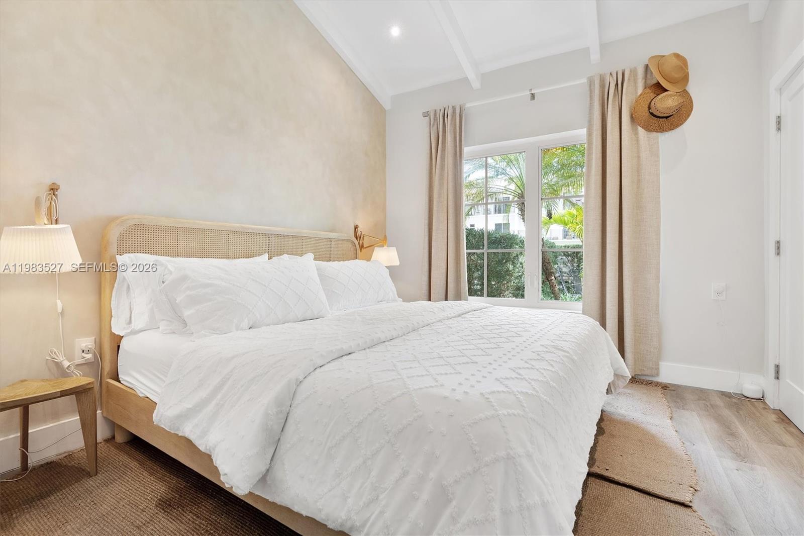 LENOX VILLAS CONDO - Residential Lease