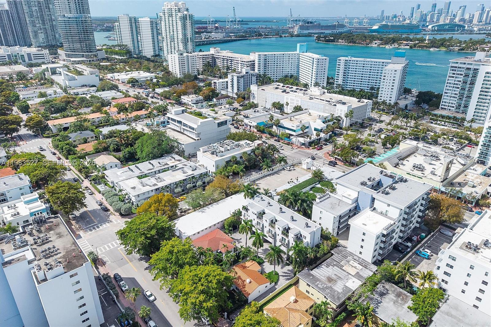 LENOX VILLAS CONDO - Residential Lease