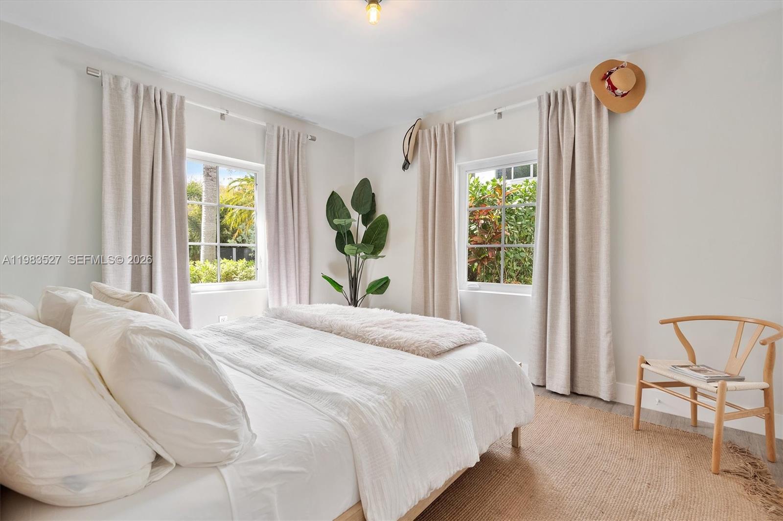 LENOX VILLAS CONDO - Residential Lease