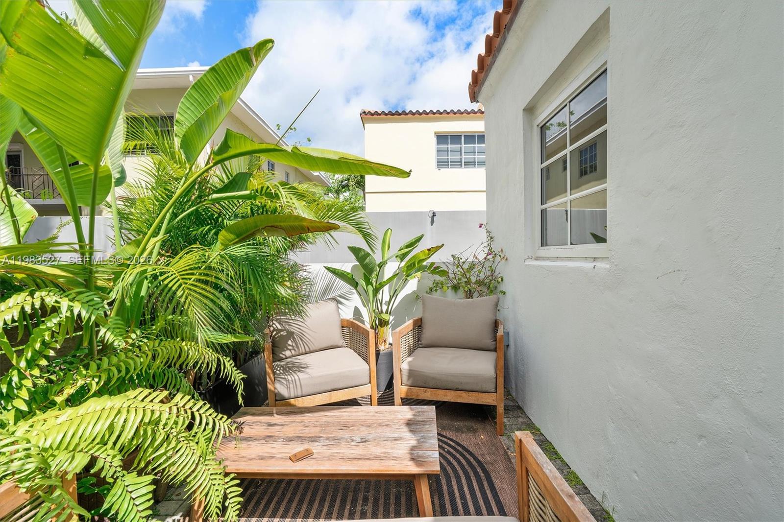 LENOX VILLAS CONDO - Residential Lease